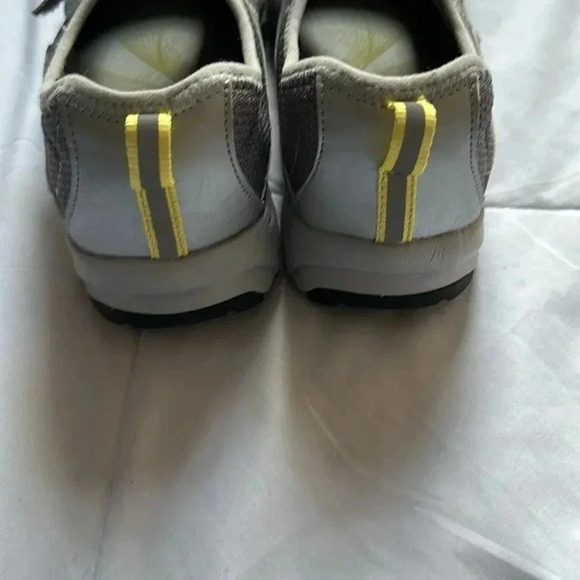 Vionic Sunset Gray Fabric Adjustable Mary Jane Athletic Sneaker 8.5 - Picture 5 of 7